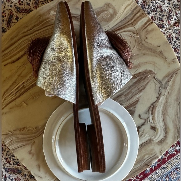 Loeffler Randall “Winnie” Silver Pointed Toe Flat Mule With Tassels Size 6B EUC! - Picture 8 of 11